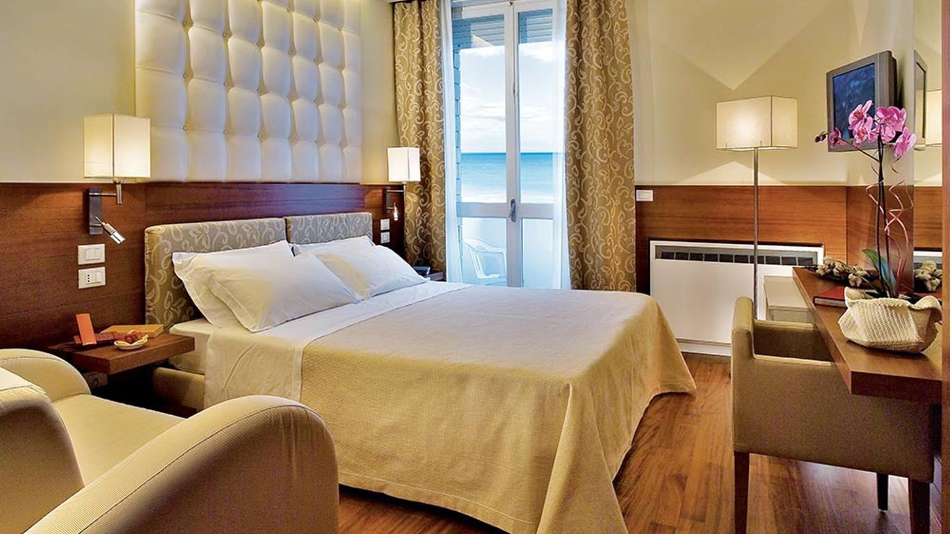 Alexandra Plaza Hotel
