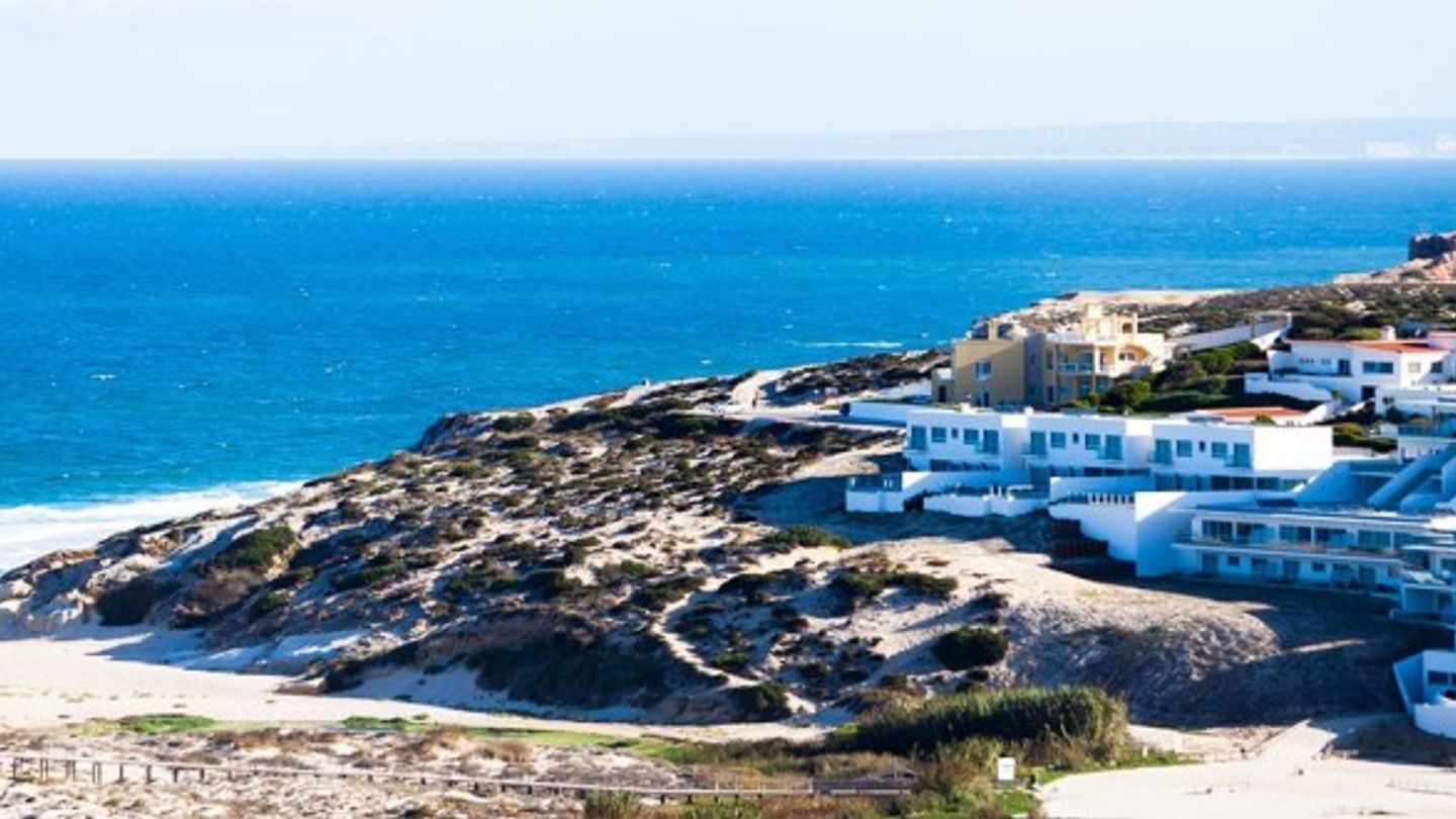 The Beachfront Praia d'El Rey Golf & Beach Resort, Óbidos, Portugal Compare Deals