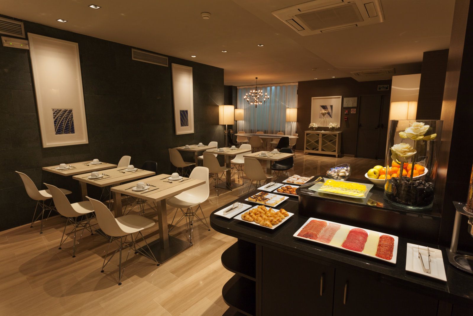 Buffet Photo