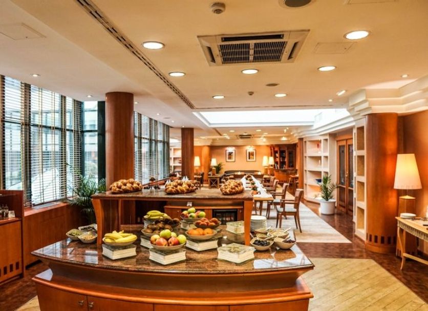 Buffet Photo