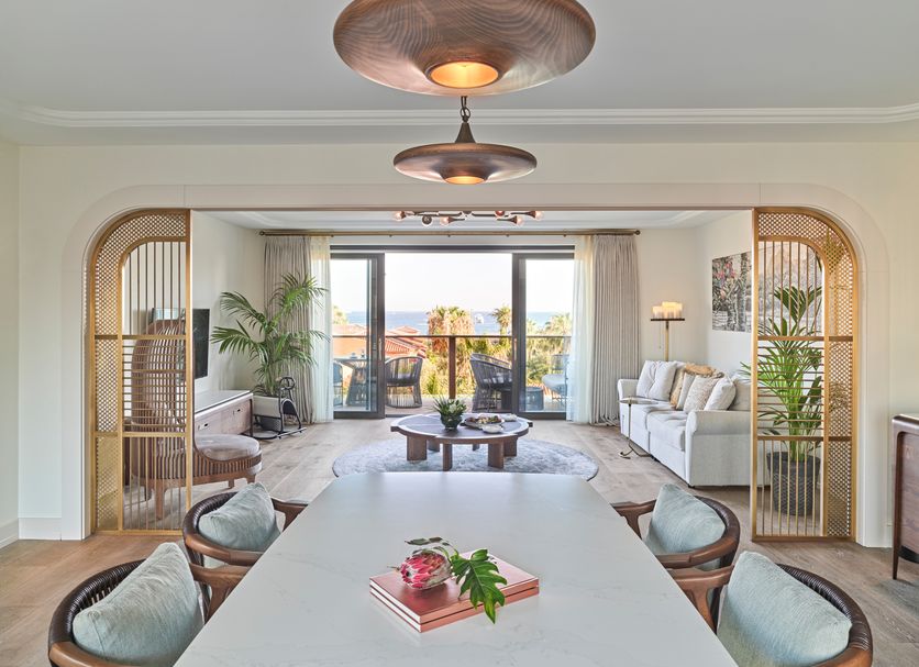 Dining room Photo