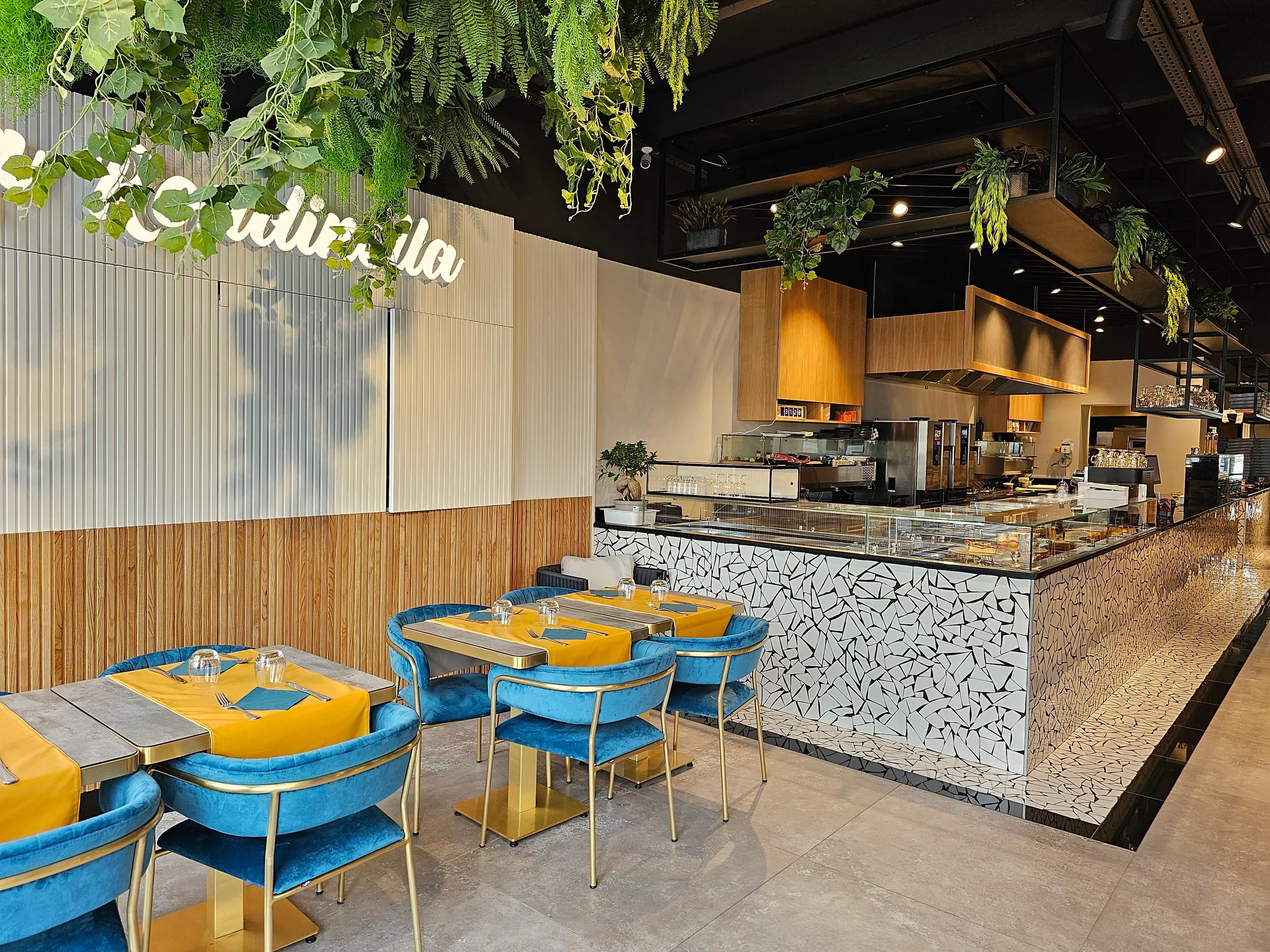 Restaurant Photo