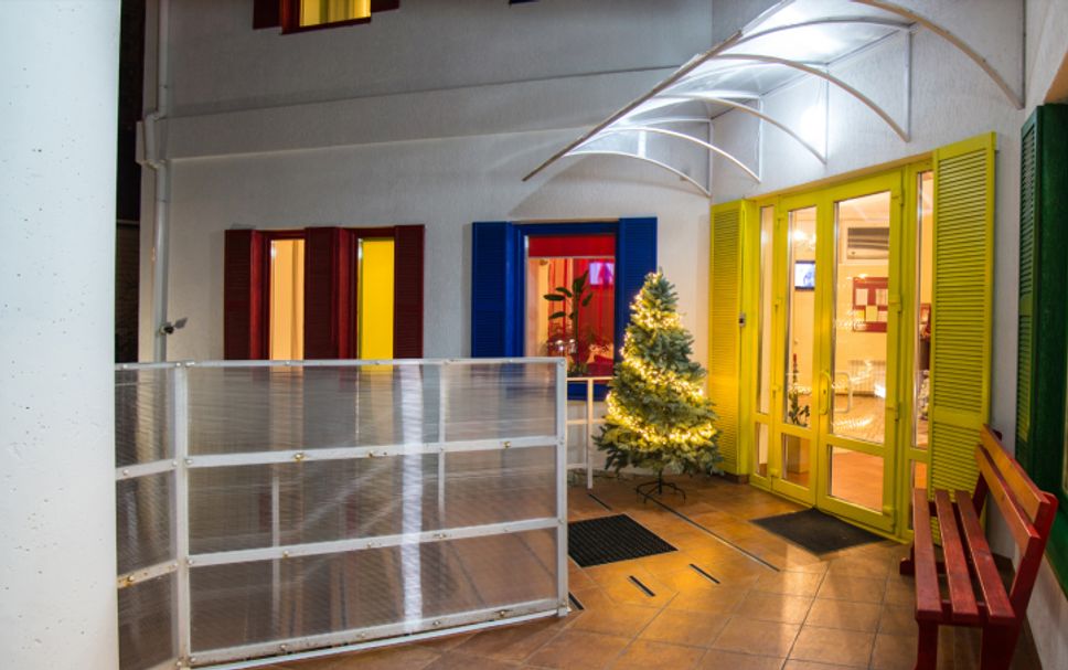 Hotel Entrance Photo