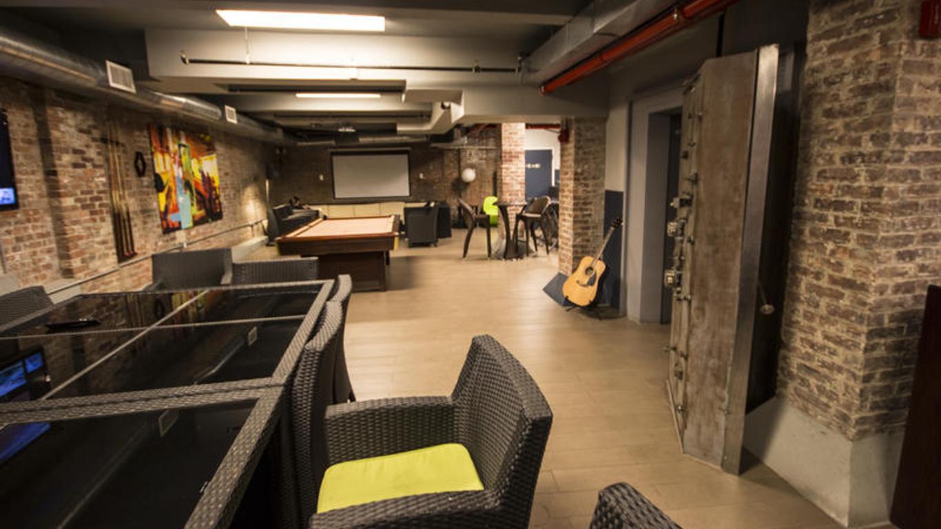 Q4 Hotel and Hostel