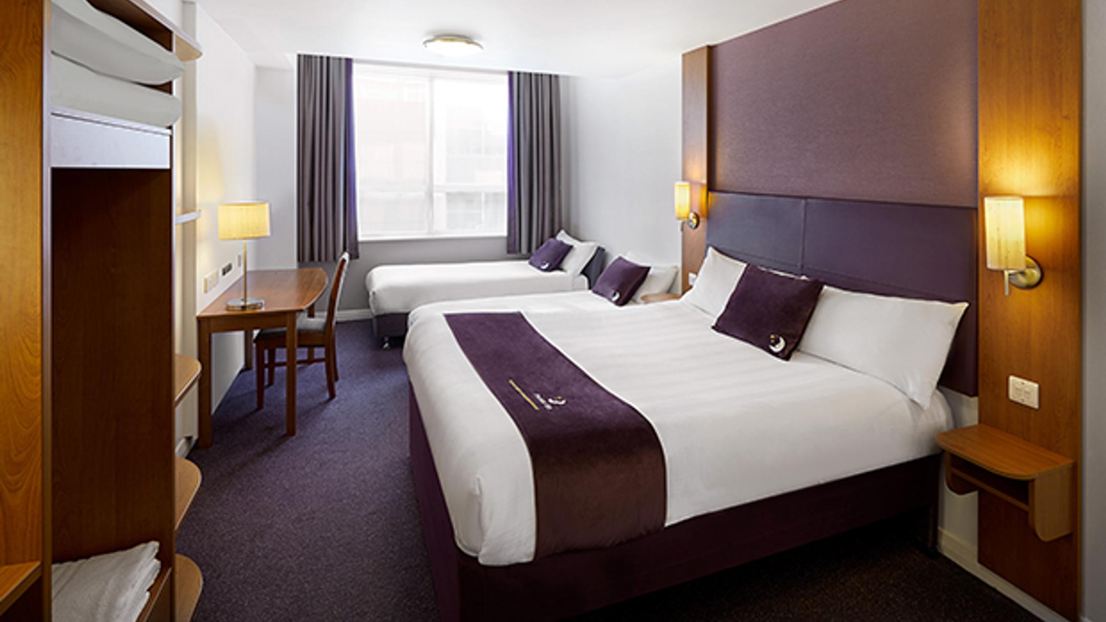 Premier Inn London County Hall, London, ENG, United Kingdom Compare Deals